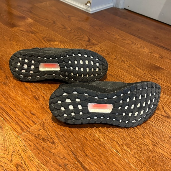 ADIDAS Women's Ultra Boost 19 Triple Black│Size US 8.5 - Picture 11 of 12